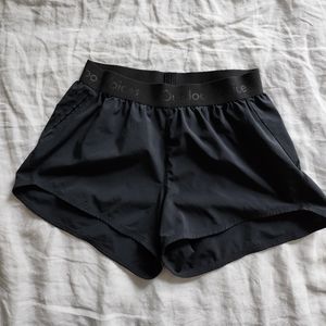 Outdoor Voices Relay 3" shorts